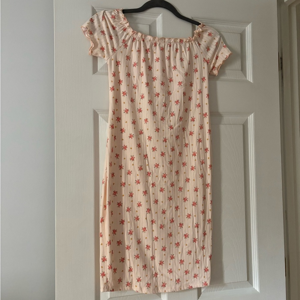 Light pink floral off shoulder fitted maternity dress